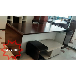 مكتب تنفيذي مع وحدة خدمة ثابتة (يمين/يسار)